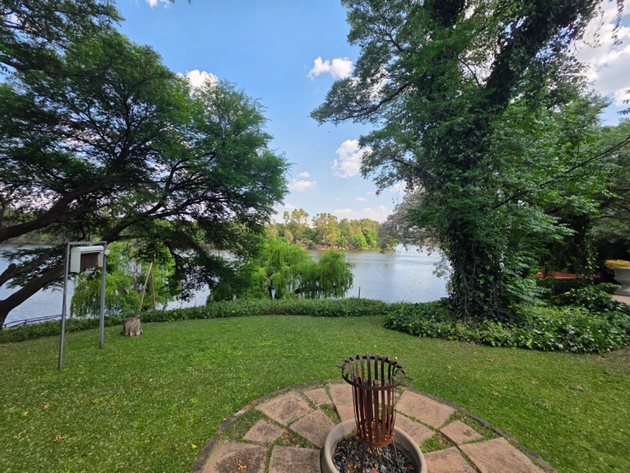 4 Bedroom Property for Sale in Lindequesdrif North West